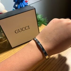 Silver clasp bracelet